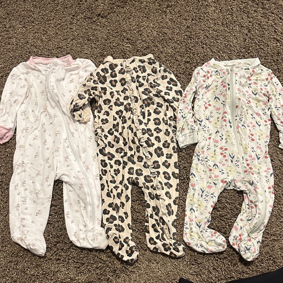 Charming Kids Footies Set with Leopard and Floral Prints - Picture 1 of 1